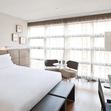 Hotel Reina Petronila
