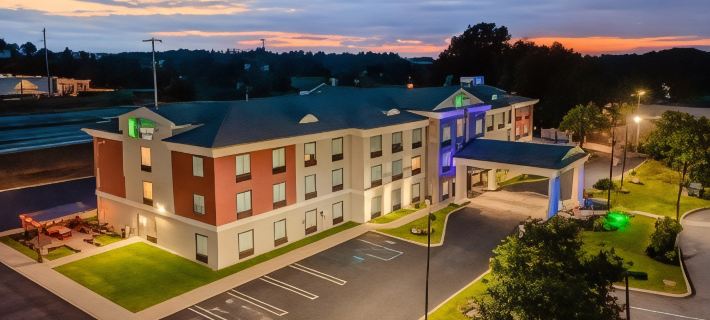 Holiday Inn Express & Suites CHESTER-MONROE-GOSHEN by IHG Отели в г. Оранж