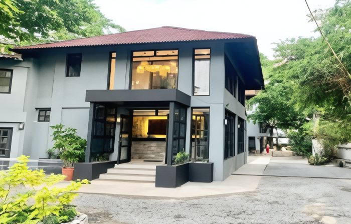 The Henry Resort Taramindu Laiya