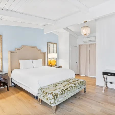 Pacific Crest Hotel