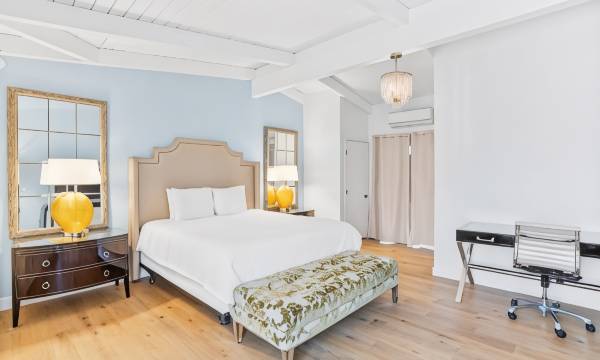 Pacific Crest Hotel