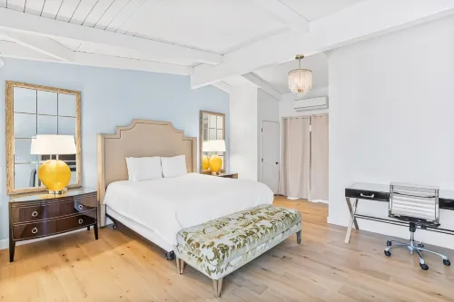 Pacific Crest Hotel