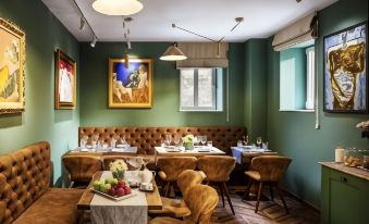 Hotel Gallery 37