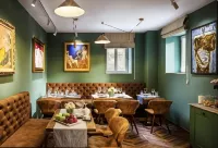 Hotel Gallery 37