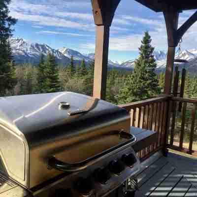 Impressive Mountain Views. Craftsman Home.  Less than 10 miles to bus depot Fitness & Recreational Facilities