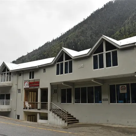 Cedar Vista Hotel