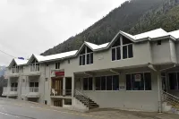 Cedar Vista Hotel - 2-Star
