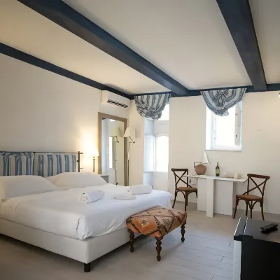 Lanterne Magiche Ortigia Hotels near Opera dei Pupi - Syracuse