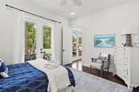 Beautiful 8-bedroom house Sleeps 24 in Santa Rosa Beach. Private Pool & Hot Tub - Beach