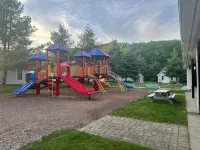 Summer Village Resort - 1 Mi to Moody Beach - WiFi, Gym, AC, Pools, Playgrounds - Gym