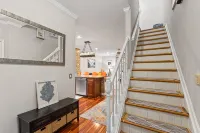 Luxurious home with golf course view, deck, grill, Peloton! King size bed. - Kuntosalit