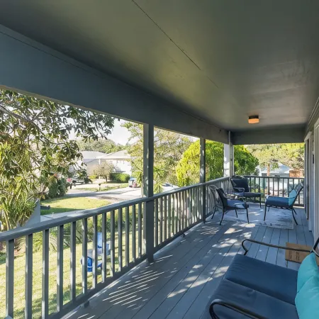 Beachy Getaway–Cozy, Clean & Equipped w/ All Essentials! Relax, Enjoy & Refresh!