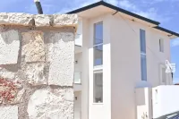 Sea & Lake View Villa - Хоумстей