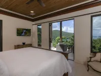 Walk to world famous Maho Bay! Privacy, views, pool, 4 equal king size bedrooms. Hotels in Central