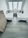 Beachfront getaway on the sea - balcony