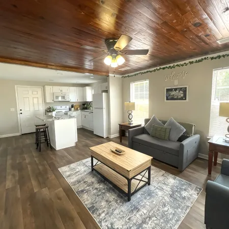 Cozy Little House in Level Plains