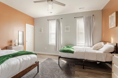 Spacious 5BD 5.5BA house in the Heart of Richmond - บังกะโล