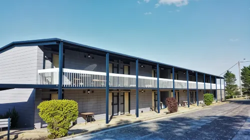 Snow Season Motor Inn