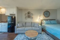 Studio Villa in Lake Lure with Rumbling Bald Resort Amenities - Homestays