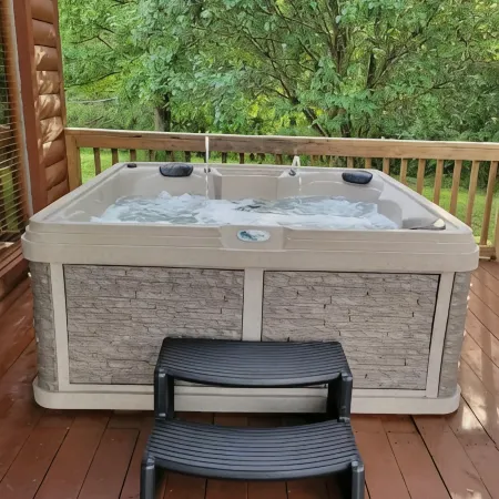 Cozy Cabin at Copperhill, Tn. Fire Pit, Hot Tub, Nature Trails.....WOW
