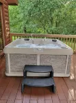 Cozy Cabin at Copperhill, Tn. Fire Pit, Hot Tub, Nature Trails.....WOW - Hytter