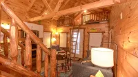 Charming Lakeview Cabin Near Geneva-On-The-Lake, The Perfect Getaway!