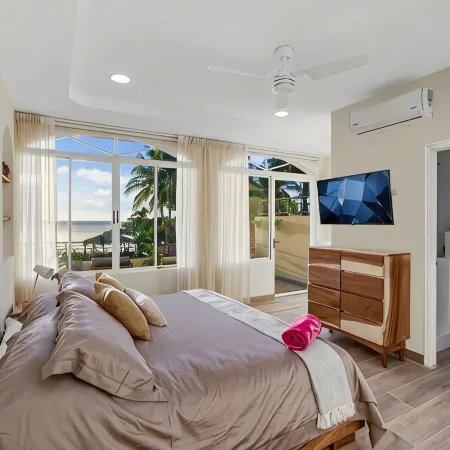 Beachfront Villa Just Steps To The Water