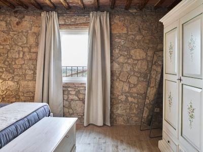 Apartment in renovated farmhouse in typical Chianti Tuscan village