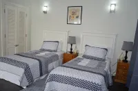 Divine & Spacious Marina Village 2 Bedroom Condo Close to Waterfront