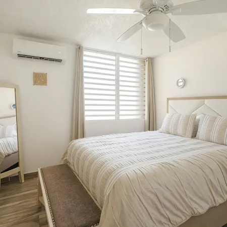 Across from Beach, ocean view, pool, parking, cold AC