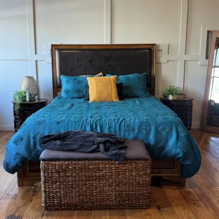 Charming studio apartment , free parking, WiFi in historic downtown Mobile