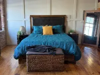 Charming studio apartment , free parking, WiFi in historic downtown Mobile