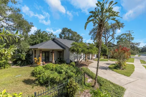 3/2 Home w/ Pool Oasis and Golf Course View! - Private Pools