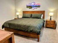 Modern Gem • 2 Kings • Bunks • Hot Tub • Walkable to Driggs • Mountain Views - 4-stjärniga