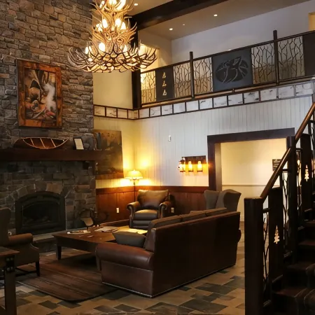 Spacious 4Br/4Bth Lodge With Ice Skating Pond, Heated Pool, 3 Min Walk To Ski