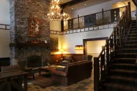 Spacious 4Br/4Bth Lodge With Ice Skating Pond, Heated Pool, 3 Min Walk To Ski - Pools