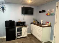 The Funky Little Shack at Grand Rivers - Pet friendly! Wi-fi, smart TV! - 레지던스