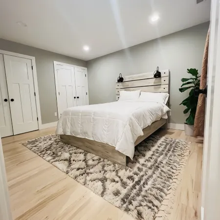 Luxury New-built - Beautiful 3 bedrooms+2 bathrooms Montclair Home