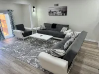 Family fun-house w/POOL & Game Room, 5 min from Airport and Rosement attractions - Bungalows