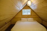 Petite Cabin With Ladder Loft