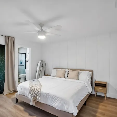 2 Bedroom Home in Fort Myers by Sanibel & Beaches, Private, WiFi, AC, Sleeps 6