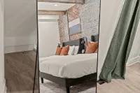 SLEEP 4 - Old City Philly - NEW Townhouse - homestay