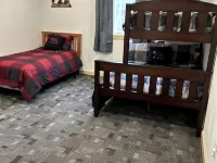 Spacious cabin minutes from recreational trails & Round Lake Hotels in Round Lake