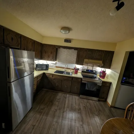 Newly updated and cozy home!  Located near downtown! Ξενοδοχεία στην πόλη Mattoon