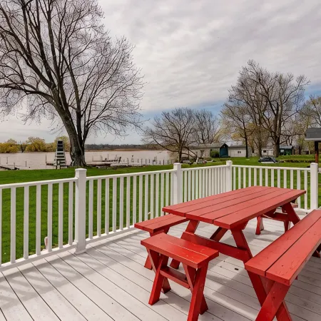 3 bedroom waterfront house with large yard and Gorgeous view of Braddocks Bay