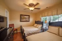 Escape to Comfort & Charm Just Minutes from the Parkway Within a Peaceful Resort - Villas