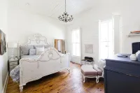 Historical Morrow House Season 5 Fixer Upper, Featured In Cottage Style Magazine - 4-Star