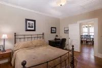 Charming One-Story 3BR 3BA Home Just Off The Oxford Square! Deck and Porch! - Homestays
