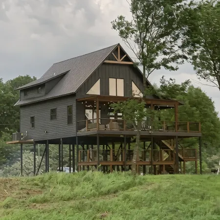Last of My Kind—NEW modern cabin on the Caddo River and 30 min from Camp Ozark!