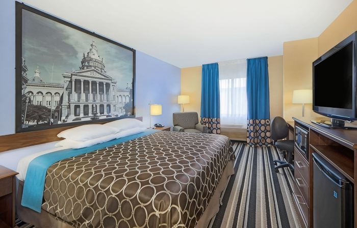Super 8 by Wyndham Fairfield, TX